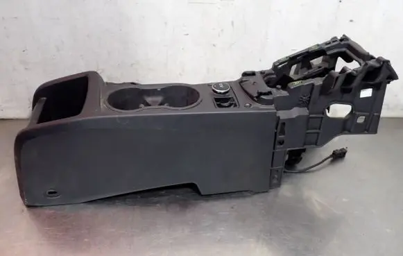Ford Focus Center console BM51-A045M62AAW
