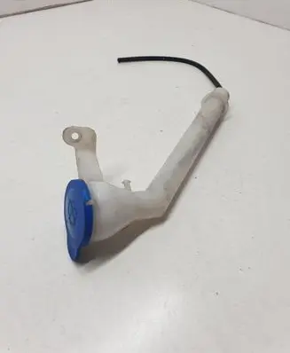 Nissan Qashqai Windshield washer fluid reservoir/tank 011008 011017