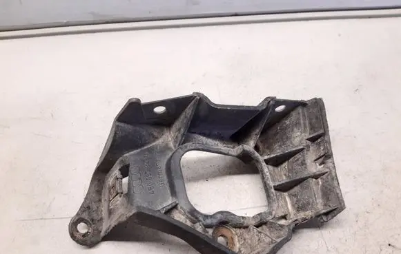Audi A6 S6 C5 4B Fender mounting bracket 4B0853921B