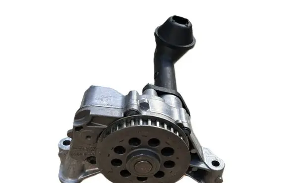 Volkswagen Crafter Oil pump 03L115105C