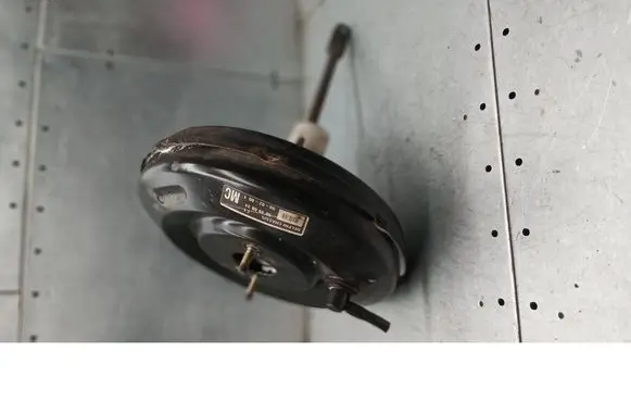 Opel Astra G Brake booster 90498034MC