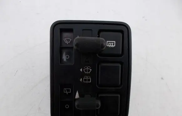 Fiat Uno Tailgate/trunk/boot open switch 19881989
