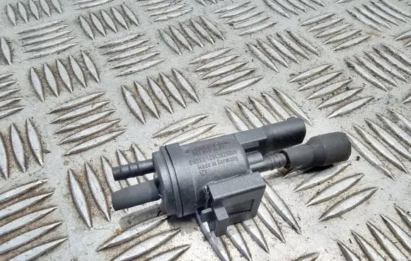 Mercedes-Benz B W245 Valve vacuum 0025401497