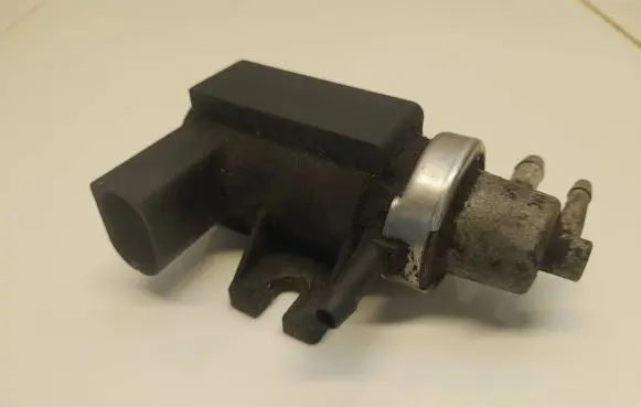 Volkswagen PASSAT B5.5 Turbo solenoid valve 1j906627a