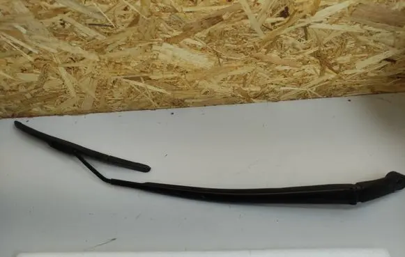 Toyota Yaris XP210 Windshield/front glass wiper blade 