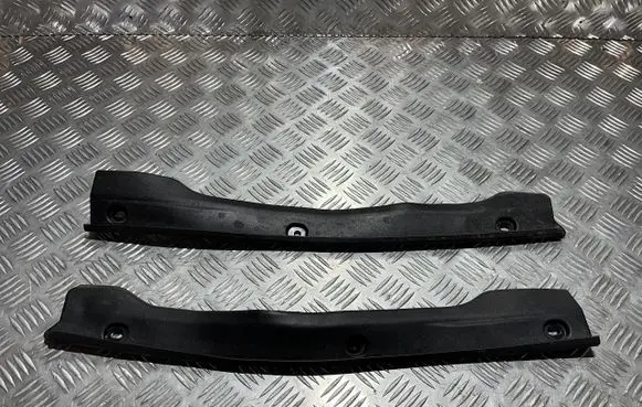 Mazda 3 Fender foam support/seal PU17832