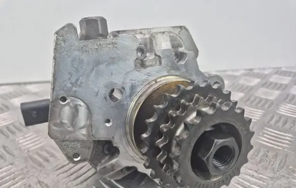 BMW X5 E70 Fuel injection high pressure pump 7798333 0445010146