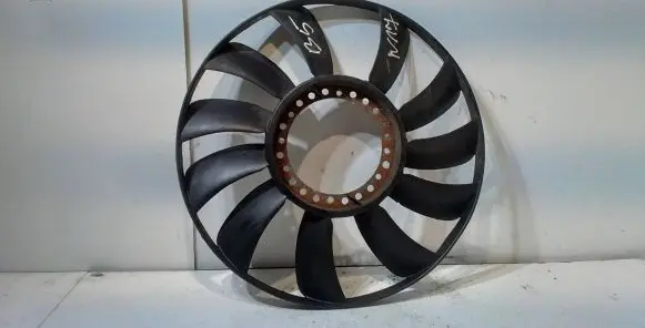 Volkswagen PASSAT B5 Fan impeller 058121301B