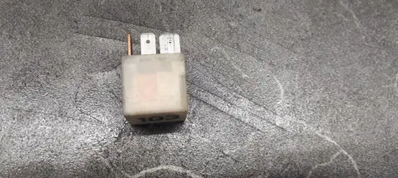 Volkswagen Touran I Steering rack control module 