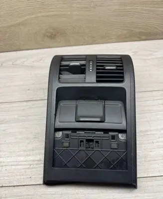 Volkswagen PASSAT B7 Rear air vent grill 3C0863615