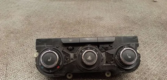 Skoda Yeti (5L) Climate control unit 3T0820047K