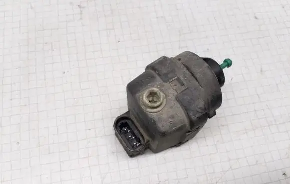 Renault Megane I Headlight level adjustment motor 