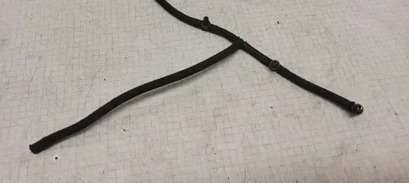Opel Vectra C Fuel injector supply line/pipe 