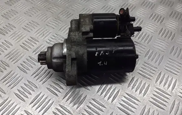 Skoda Fabia Mk1 (6Y) Starter motor 0001120400