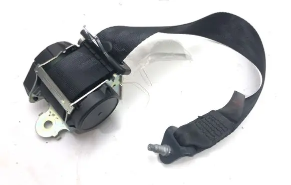 Rear seatbelt