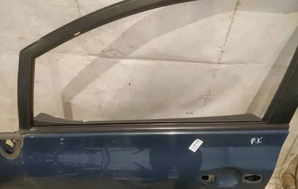 Toyota Auris 150 Front door glass trim molding