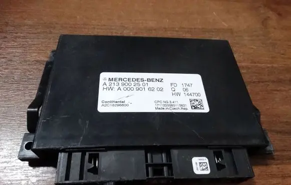 Mercedes-Benz E W213 Trunk lid opening control unit 