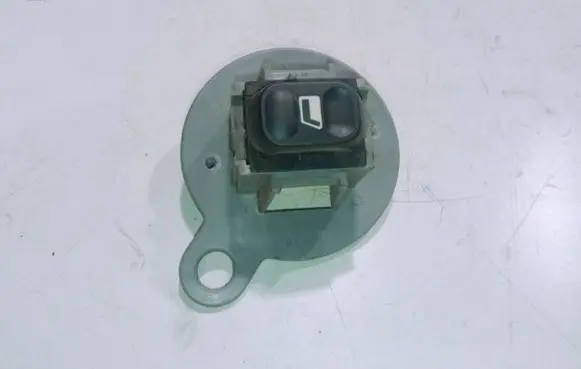Citroen Xsara Picasso Electric window control switch 9638569180