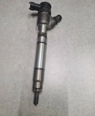 Hyundai i40 Fuel injector 338002A610 0445110589 6600831041502