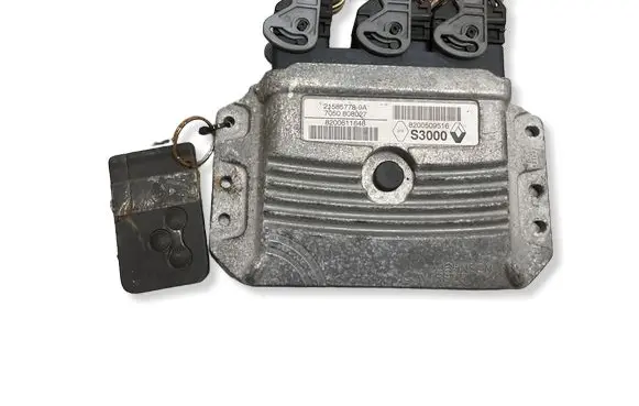 Renault Scenic II - Grand scenic II Engine control unit/module 215857789A 8200611648 8200509516