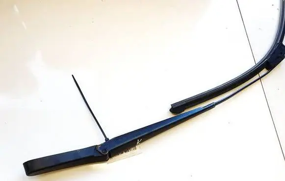 Opel Zafira A Front wiper blade arm 90582557