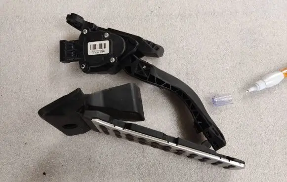 KIA Sorento Accelerator throttle pedal 23082018