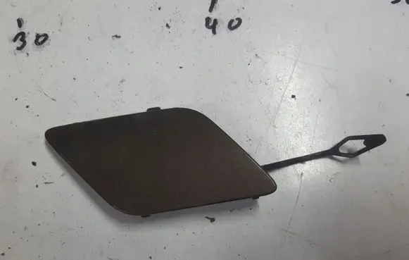 Mercedes-Benz C W204 Front tow hook cap/cover A2048850426