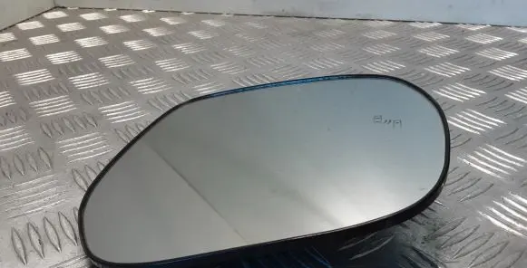 Toyota Land Cruiser (J150) Wing mirror glass SR1400 G388
