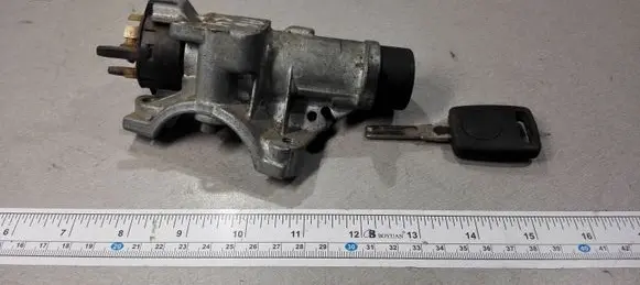 Audi A4 S4 B5 8D Ignition lock 4D0905851E