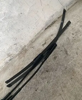 Opel Zafira B Windshield/front glass wiper blade 