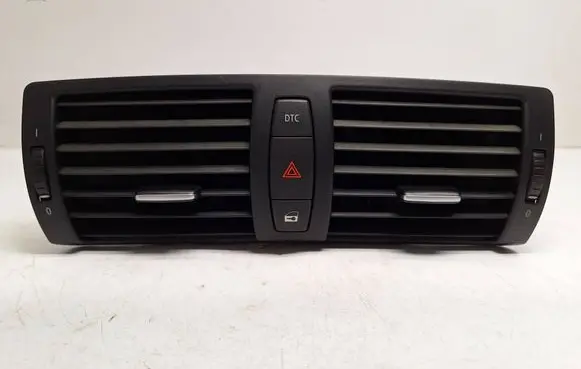 BMW 1 E82 E88 Dash center air vent grill 7059189 64227059189