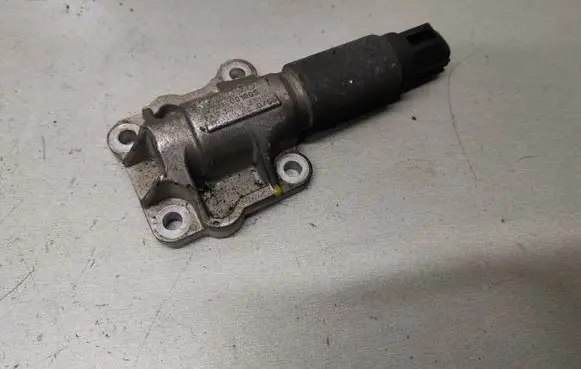 Volvo S60 Camshaft vanos timing valve 13100159