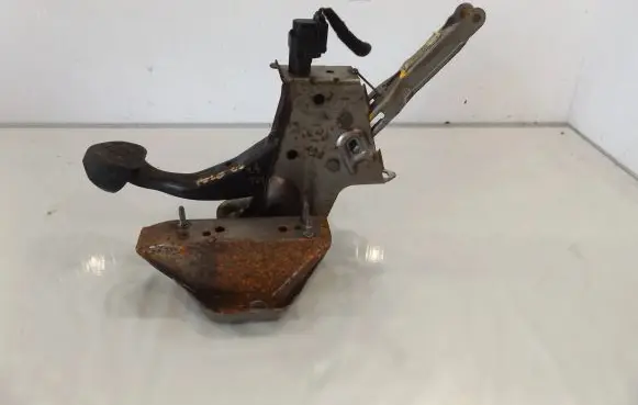 Volkswagen Polo Brake pedal