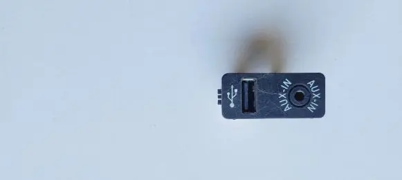 BMW X1 F48 F49 AUX in-socket connector 9292744 9229246