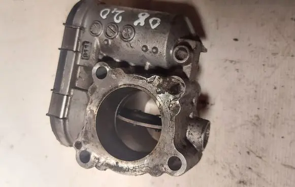 Opel Vivaro Throttle valve 8200330810