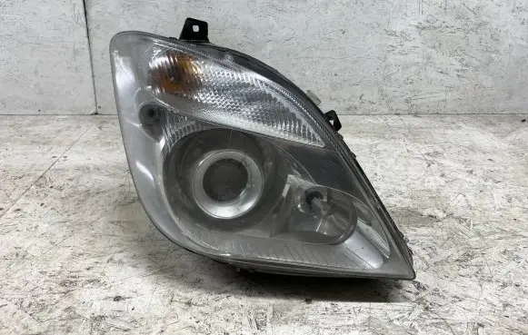 Mercedes-Benz Sprinter W906 Headlight/headlamp A9068201061 1ZS24701222