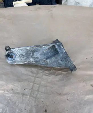 BMW X3 E83 Engine mounting bracket 3418698 13807410