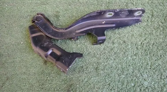 Nissan Juke II F16 Engine bonnet/hood hinges