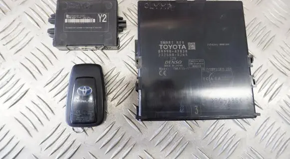 Toyota Prius (XW50) Engine ECU kit and lock set 8999047030 8978447030 BR1EW