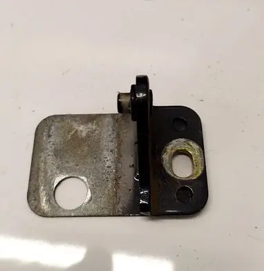 Volkswagen Touareg I Rear door lower hinge