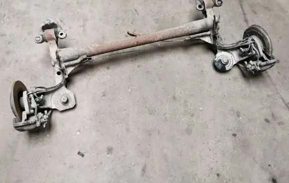 Opel Meriva B Rear axle beam 