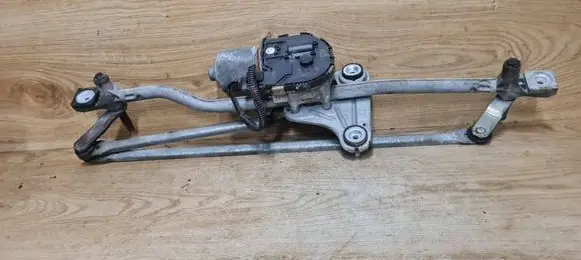 Front wiper linkage and motor