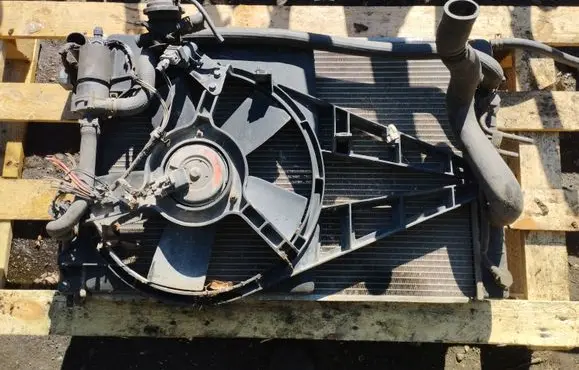 Opel Omega B1 Coolant radiator