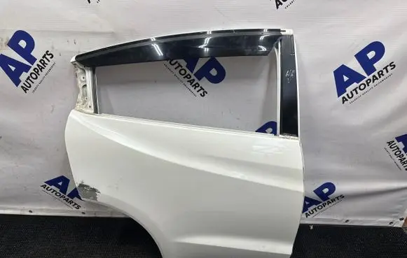 Honda HR-V Rear door