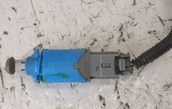 Renault Scenic II - Grand scenic II Brake pedal sensor switch 8200168239B