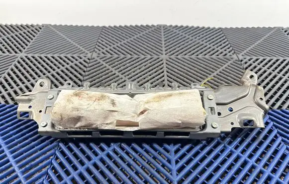 Lexus CT 200H Passenger airbag 16870003 2D0048913M0F