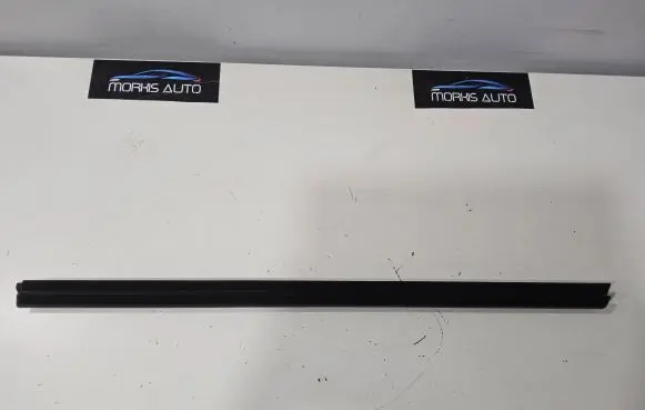 Jeep Grand Cherokee WL Rubber seal front door window/glass 68375994 68375995