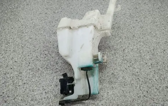 KIA Rio Windshield washer fluid reservoir/tank 986101W500