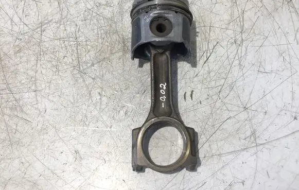Renault Trafic III (X82) Piston with connecting rod