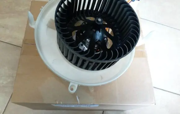 Mercedes-Benz SLK R171 Heater fan/blower 5028NU1 NE68474